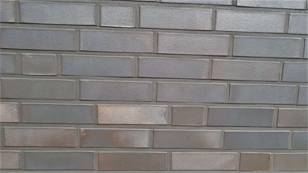 Klinker wurde nach gereinigt und ist nun sauber.