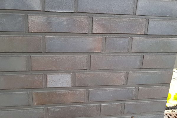 Klinkerwand wurde mit Remix Fugenmörtel gefugt.(Muss noch gereinigt werden).